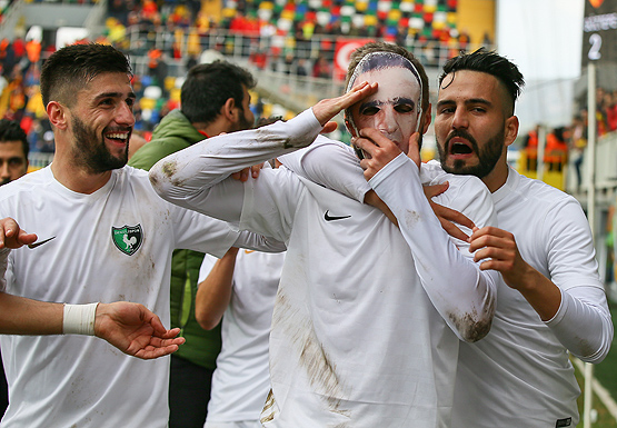 Yeşil sahalarda Fethi Sekin unutulmadı